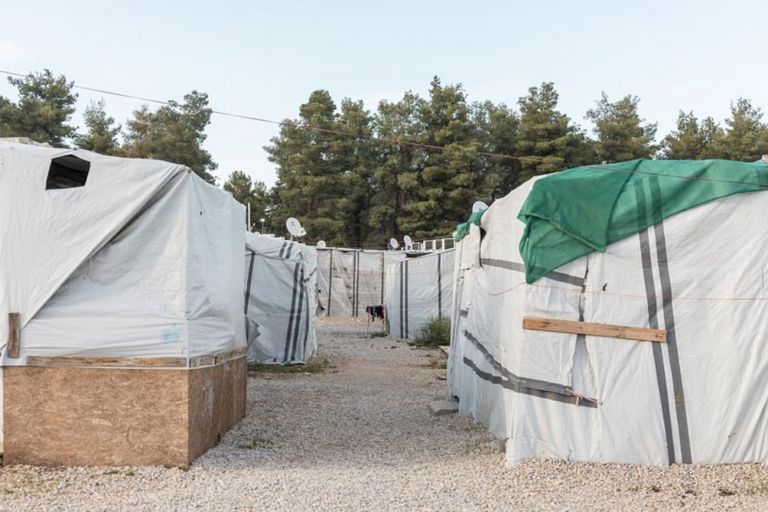 Maidan Tent. Photo Delfino Sisto Legnani e Marco Cappelletti