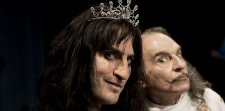 A fictional look at one of the art world’s strangest meetings, which really took place in New York, April 1973.  Notorious superstar rocker Alice Cooper met master of surrealism Salvador Dali to be the subject of his latest creation: a holographic portrait involving patisserie, diamonds, live ants and a human brain. Featuring original music by Jarvis Cocker