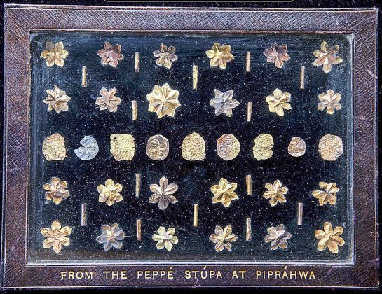 Box with burial objects from the stupa of Piprahwa, India, ca. 3rd century BCE, gold platelet. Photography: © Peppé family