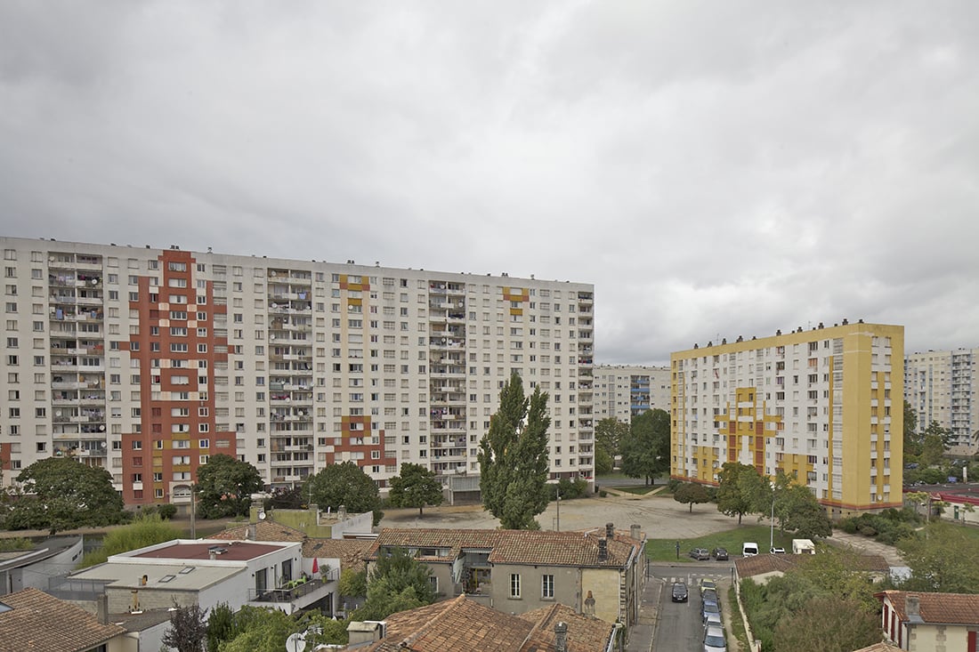 Lacaton & Vassal, Frédéric Druot Architecture e Christophe Hutin Architecture, Transformation of 530 dwellings - Grand Parc Bordeaux, Bordeaux – Francia © Philippe Ruault