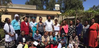 Immagini dalla scuola che la ONG sta gestendo, insegnando agli assistenti in tutti gli orfanotrofi ad Addis Abeba. Courtesy 121Ethiopia