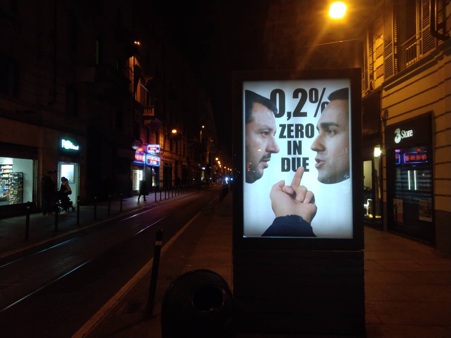 Il nuovo manifesto di Andrea Villa a Torino contro Di Maio e Salvini
