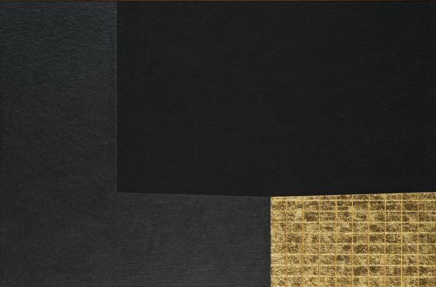 Alberto Burri: Nero e Oro, 1993, Acrilico, oro in foglia, cellotex su tela, cm 106x161,5 (108x163,5x5). Fondazione Palazzo Albizzini Collezione Burri