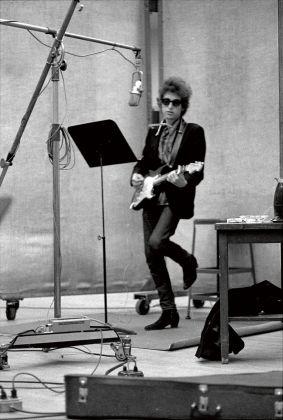 Dylan durante la registrazione di Highway 61 Revisited, 1965 © 2018 Jerry Schatzberg