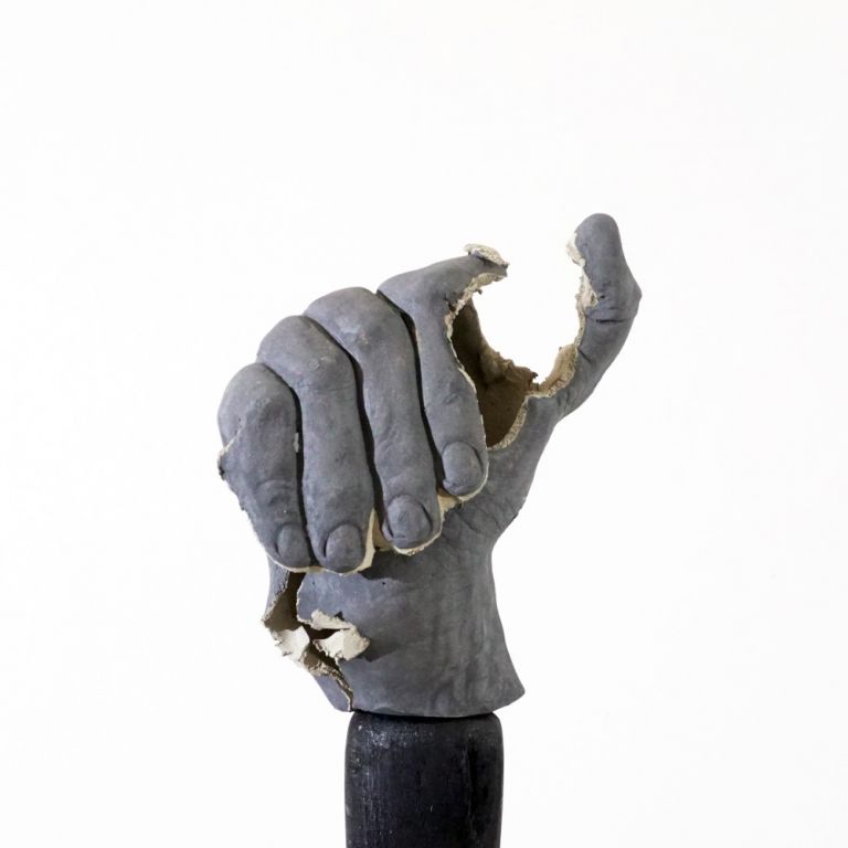 Loredana Longo, Fist (dalla serie), 2017