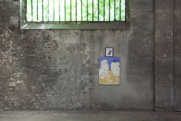 Marco Bongiorni, Due piastrellisti rumeni, 2016, olio su tela, penna bic su carta, vert, nastro telato, 115 x 60 cm. Photo credits © Olga Costa