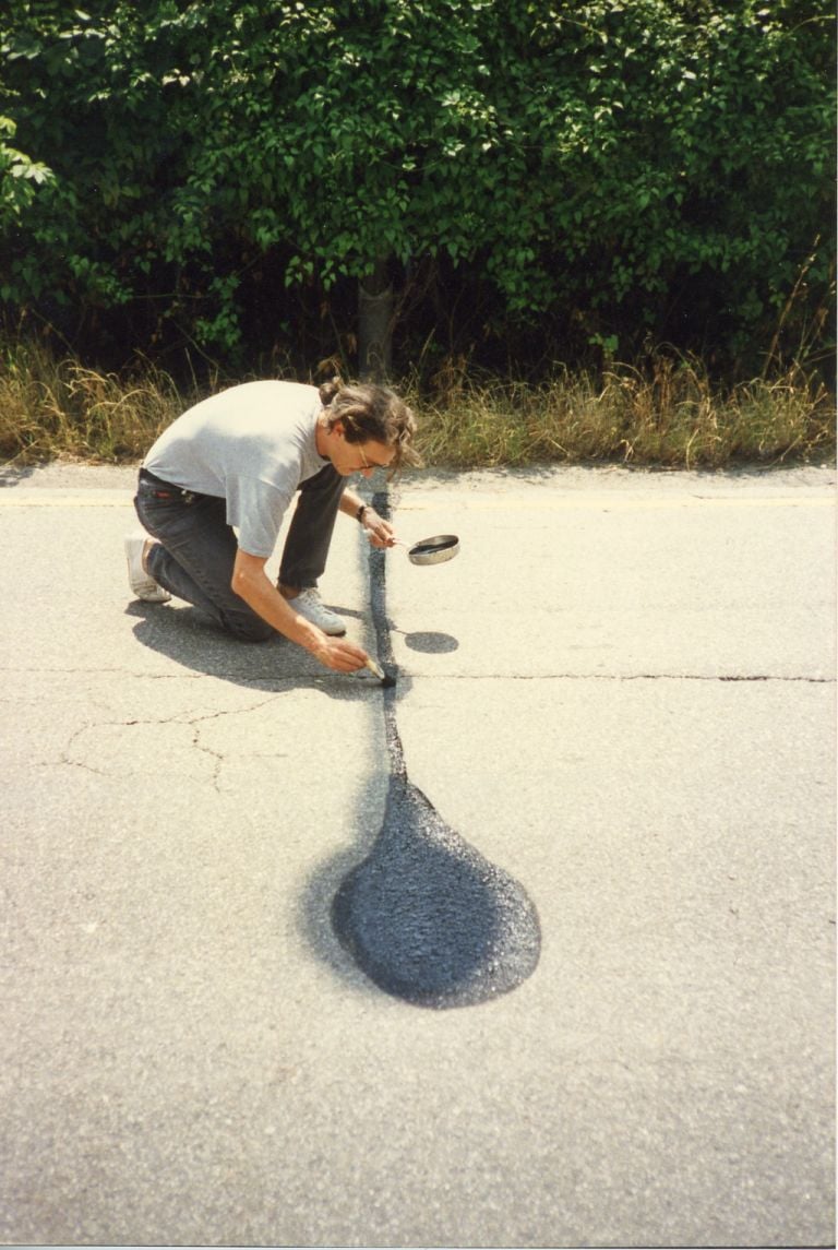 Work presented in the exhibition Bert Theis, Building Philosophy – Cultivating Utopia. 30.03.2019 – 25.08.2019, Mudam Luxembourg Bert Theis Shadow Fixing III, 1993 Collection Mariette Schiltz © Photo: Mariette Schiltz