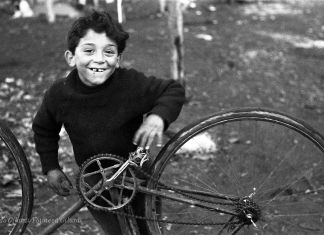 Ando Gilardi, Bambini, Roma 1953. Courtesy GAM, Torino