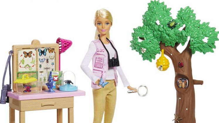 Mattel e National Geographic, le Barbie scienziate: l'entomologa