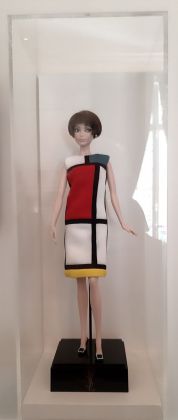 Barbie in abito da cocktail, omaggio a Piet Mondrian. Prototipo, Mattel, 2016