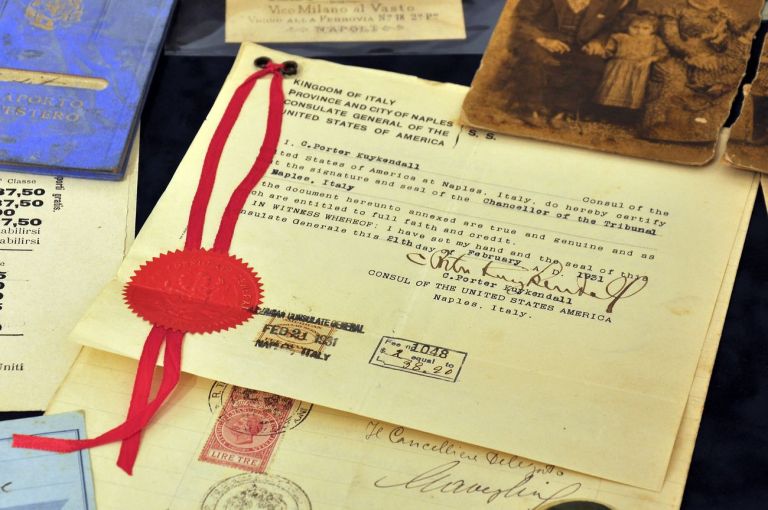Collezione Bonelli. Documenti di un emigrante napoletano del Consolato americano di New York datati 1931. Photo credits Angelo Marra