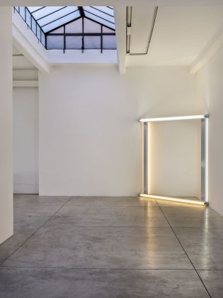 Dan Flavin. Installation view at Cardi Gallery, Milano 2019 © 2018 Estate of Dan Flavin _ Artists Rights Society (ARS), New York. Courtesy Cardi Gallery, Milano Londra. Photo credits Carlo Vannini
