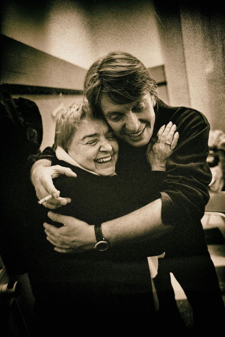 Fabrizio De André. Con Fernanda Pivano, Teatro Smeraldo, Milano, 1997. Photo © Guido Harari