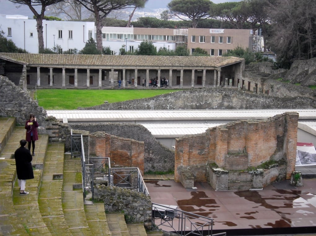 I nuovi uffici della Soprintendenza che deturpano il sito archeologico di Pompei