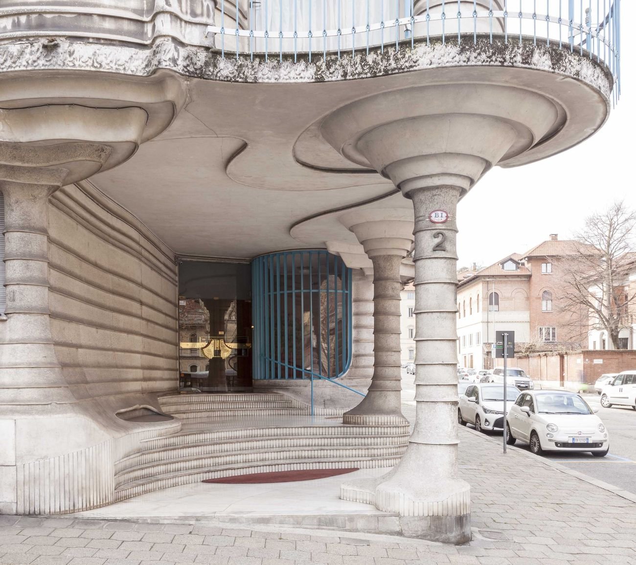 Jaretti e Luzi, Palazzo dell'Obelisco, Torino. L’ingresso. Photo Lucio Beltrami. Courtesy Gangemi Editore