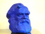 Krzysztof M. Bednarski, Portret Karola Marksa – International Klein Blue (niebieski), 1998. Courtesy K. M. Bednarski