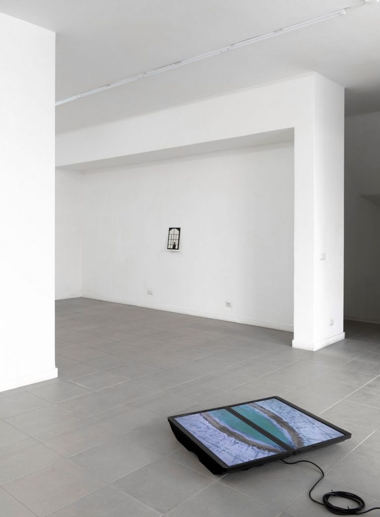 Marco Strappato. Au delà. Installation view at The Gallery Apart, Roma 2019. Photo Giorgio Benni