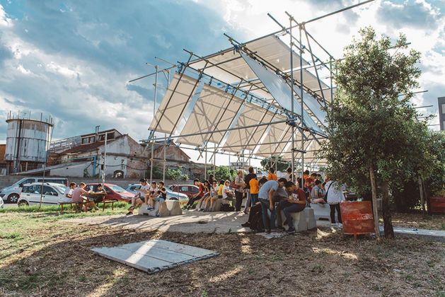 Shelter n.1, Prato. Evento inaugurale della struttura © Agnese Morganti Courtesy ECÒL