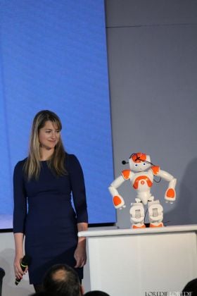 Heather Knight e Ginger il Robot