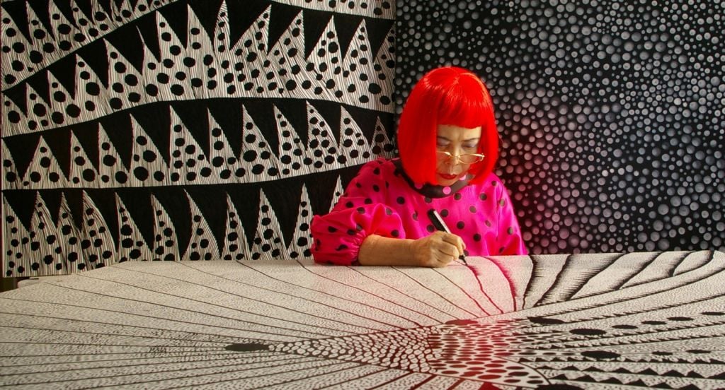 Un’artista a pois. La storia di Yayoi Kusama in un documentario