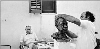 Leonardo Sciascia con lo scultore Leonardo Cascio, Racalmuto, 1986. Photo Angelo Pitrone