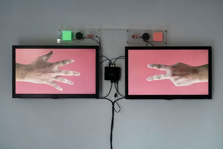 Daniele Spanò, Urge Oggi Installazione multimediale; 2019, Albumarte, Roma. Ph. Giorgio Benni, courtesy by Alan Advantag