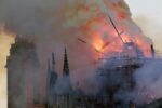 Notre Dame in fiamme