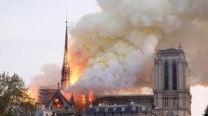 Larry Gagosian organizzerà una mostra a Parigi per sostenere la ricostruzione di Notre-Dame