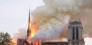 Notre Dame in fiamme