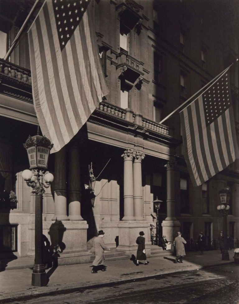 Berenice Abbott, Murray Hill Hotel 112 Park Avenue Manhattan, 1935. Pinault Collection