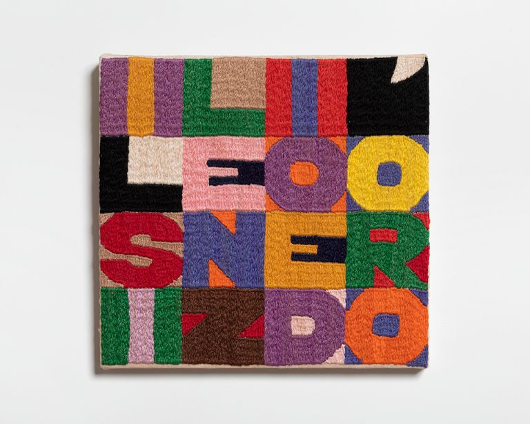 Alighiero Boetti - Il silenzio è d'oro , 1988 Ricamo su stoffa 18,5 x 17 cm Courtesy Olnick Spanu Collection New York