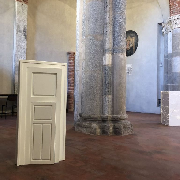 Claritudo. Exhibition view at Basilica di San Celso, Milano 2019. Photo Lart Quotidien