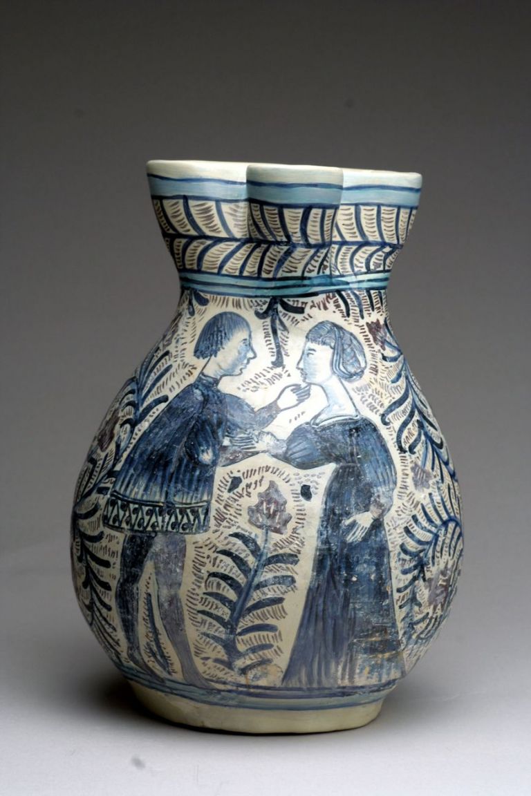 Damaschino “tavolozza fredda”. Boccale figurato,1440 60, Montelupo, Museo della Ceramica