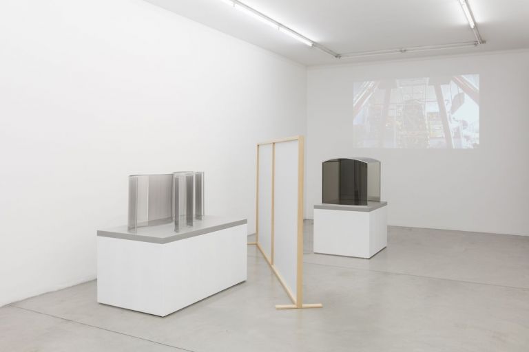 Dan Graham. Fashion and Architecture. Installation view at Francesca Minini, Milano 2019. Photo credits Andrea Rossetti