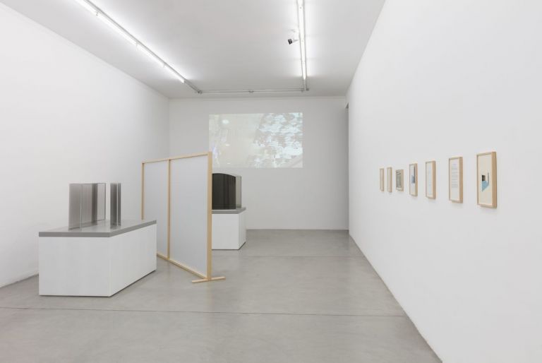 Dan Graham. Fashion and Architecture. Installation view at Francesca Minini, Milano 2019. Photo credits Andrea Rossetti