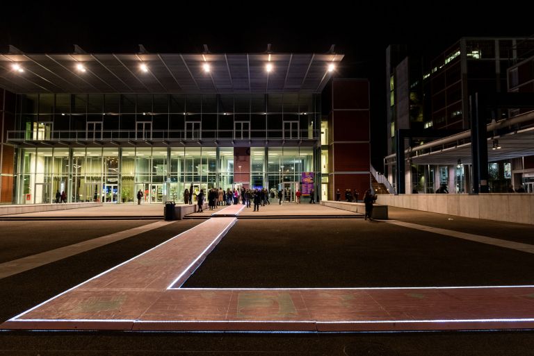 Doppio circuito, Scandicci 2019. Installazione a Piazzale Resistenza, Scandicci, a cura di Idea Partners e Crea Fx