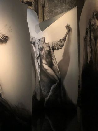Ernest Pignon-Ernest. Extastes. Installation view at Ipogeo della Chiesa di Santa Maria delle Anime del Purgatorio ad Arco, Napoli 2019. Photo credits Giuliana Calomino
