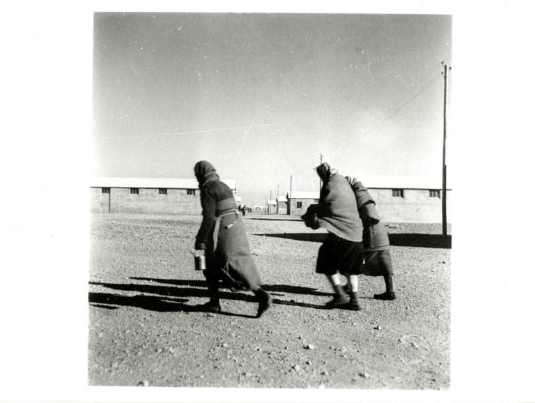 Friedel Bohny Reiter, Femmes dans les camps, 1942 © courtesy Archives départementales des Pyrénées Orientales, fonds Friedel Bohny Reiter