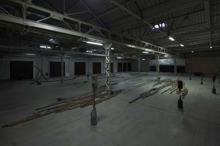 Giorgio Andreotta Calò. CITTÀDIMILANO. Exhibition view at Pirelli HangarBicocca, Milano 2019. Courtesy of the artist & Pirelli HangarBicocca. Photo Agostino Osio