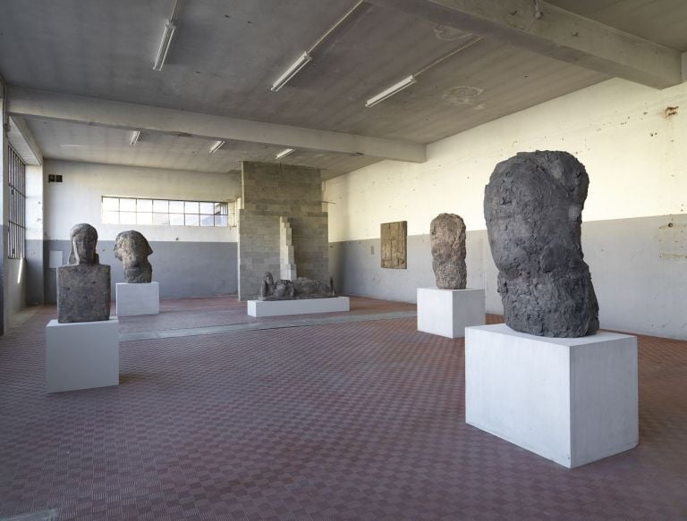 Hans Josephsohn. Installation view at ICA, Milano 2019. Photo © Dario Lasagni