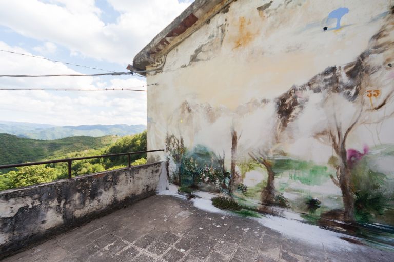 Il murale di Bellobono a Roccafluvione appena terminato