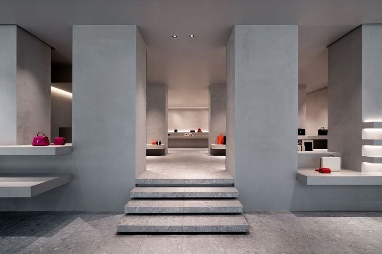 John Pawson, flagship store VALEXTRA, Milano. Photo Andrea Martiradonna