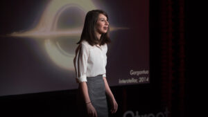 L’immagine del buco nero spiegata da Katie Bouman