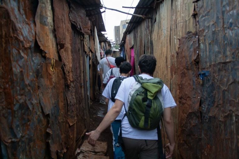 Uno scatto del viaggio di Danilo Deninotti, Giorgio Fontana a Lucio Ruvidotti a Nairobi