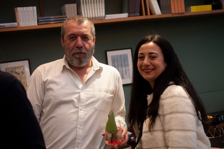 Lancio del nuovo Artribune da Tenhoha, Milano 2019 - Simeone Crispino (Vedovamazzei) e Mariacristina Ferraioli