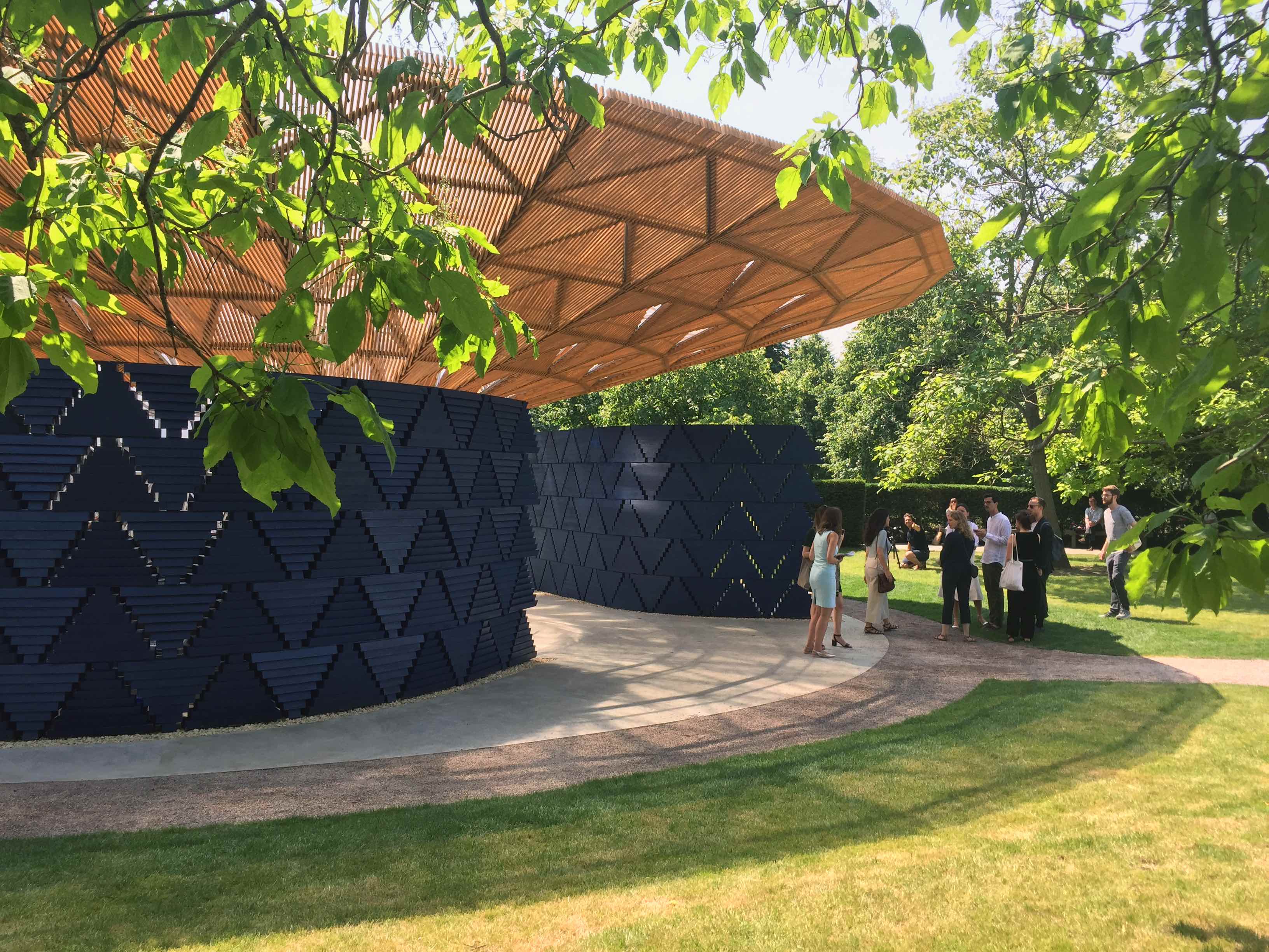 Diébédo Francis Kéré, Serpentine Pavilion 2017, Kensington Gardens, Londra photo credit Marta Atzeni