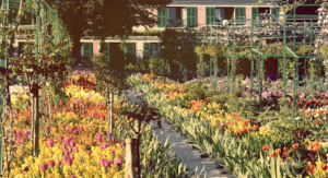 Vacanze ad arte. La casa di Claude Monet a Giverny in Normandia è in affitto su Airbnb