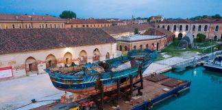Christoph Büchel, Barca Nostra, Venezia, 2019. The migrant shipwreck of 18 April 2015 being transported from the Pontile Marina Militare di Melilli (NATO) to the Arsenale in Venice, Italy. Photo © BARCA NOSTRA