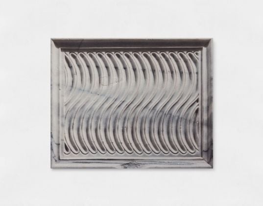 Elisa Sighicelli, Untitled (6891), 2019, 80 x 100 x 4 cm, stampa UV su marmo