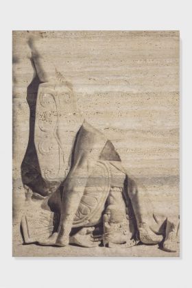 Elisa Sighicelli, Untitled (6928), 2018, 92 x 68 x 4 cm, stampa UV su travertino